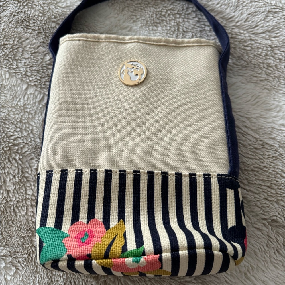 Wine carrier